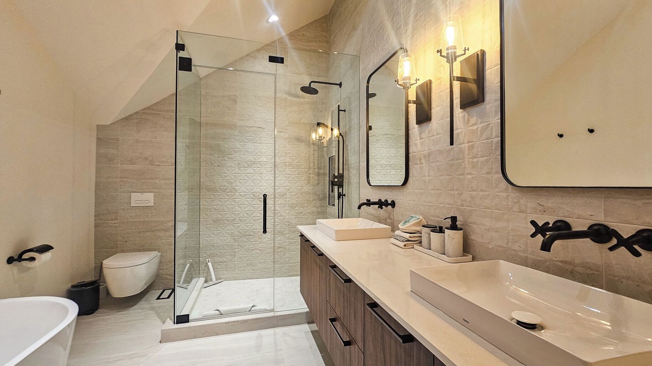 Photo of Bathroom in Golden