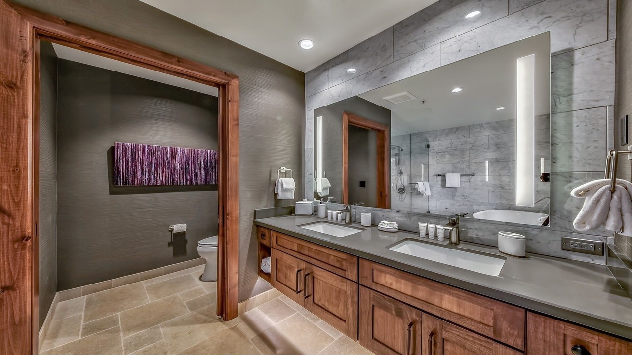 Photo of Bathroom in Lakeside Park