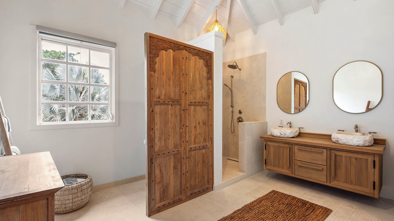 Photo of Bathroom in Pond Hill
