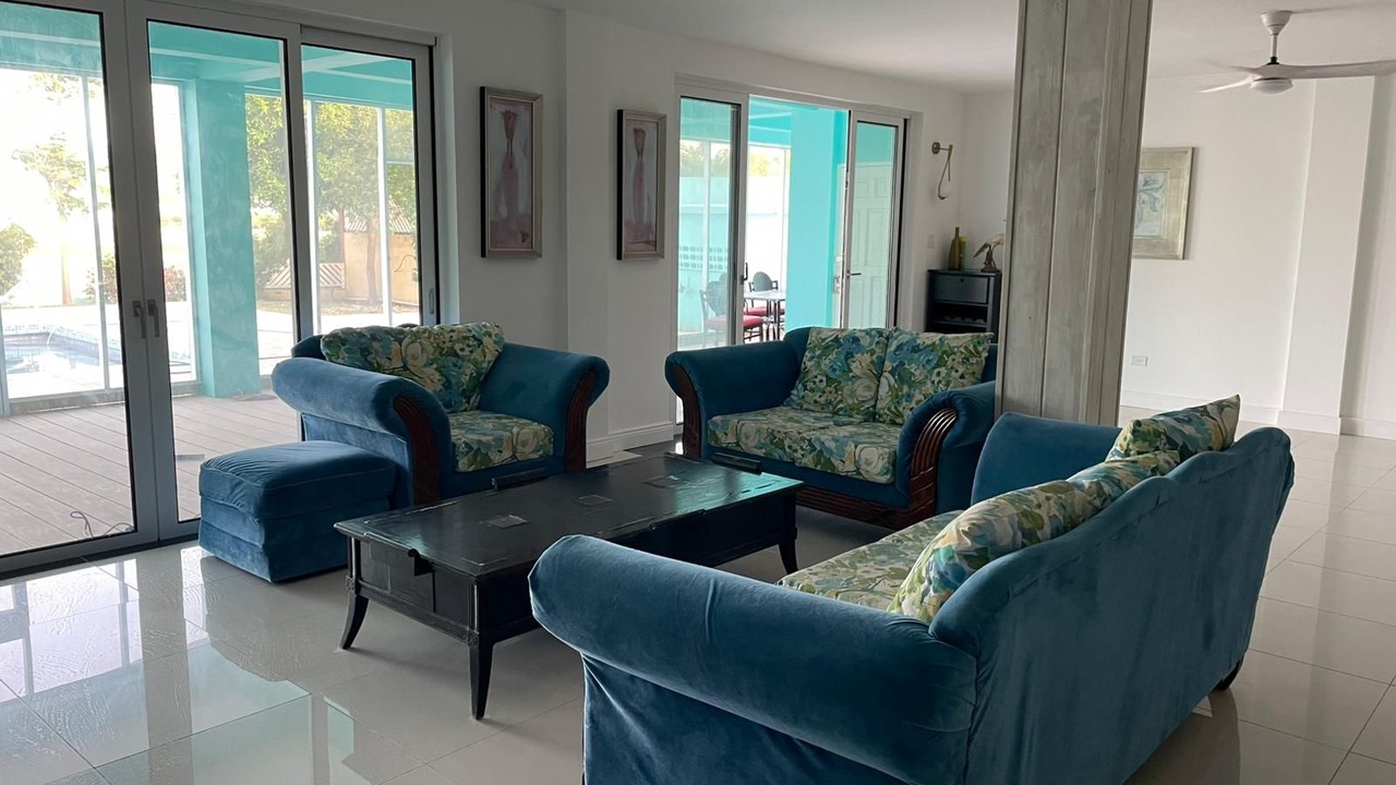 Photo of Livingroom in Frigate Bay