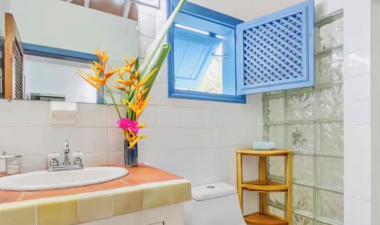 Photo of Bathroom in Pond Hill