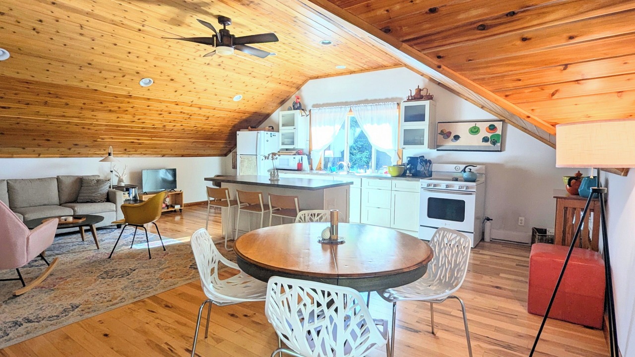 Photo of Livingroom in Beaver Island