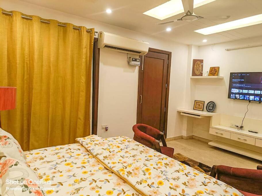 Photo of Bedroom in Shalimar Bagh