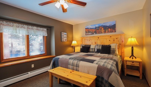 Suite, 1 King Bed (1 Bedroom Kitchenette )