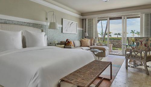 Oceanside Room with King Bed