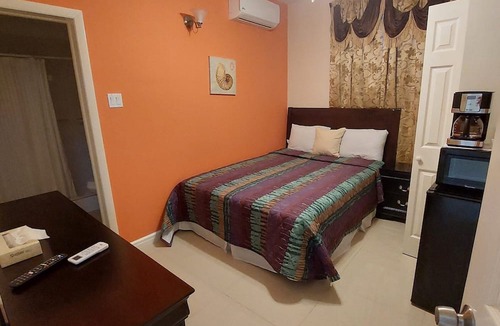 Basseterre House | The Golden Gate Inn