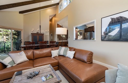 Windcliff Estates House | The Cedars Luxury At Windcliff 5 Bedroom Home by RedAwning