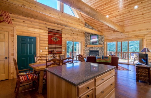 Windcliff Estates House | Armstrong Luxury Log Vacation At Windcliff 4 Bedroom Home by RedAwning