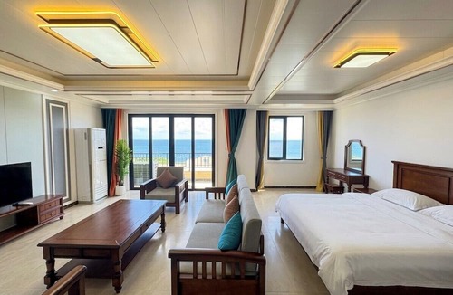 Challengers Hotel | Seaview Garden Hotel & Residences