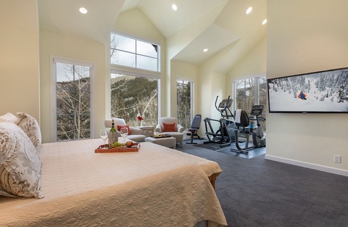 Avon House | Lovely 4 Bedroom Private House on Holden Road in Beaver Creek Village