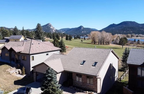 Estes Park House | Family-Friendly Home w/Hot Tub: 1 Mile to Downtown