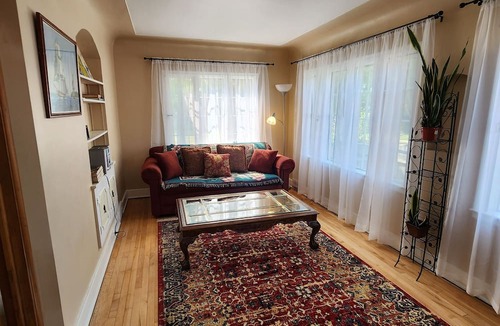 Manistee House | Great 3-bedroom House close to town/beaches/River walk , deck, WiFi and AC