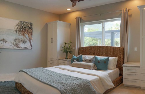 Challengers Resort | Full-Property Luxury Retreat - 12 Beds - Private Pool, Chef & Concierge