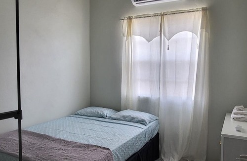 Newcastle Apartment | Charming 2-bedroom apartment in New Castle with WiFi, AC and full laundry