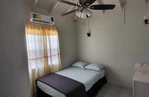 Newcastle Apartment | Charming 2-bedroom apartment in New Castle with WiFi, AC and full laundry