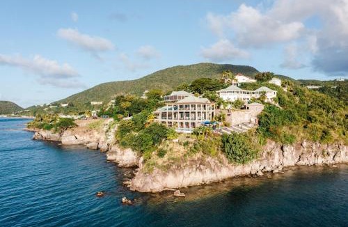 Cliffdwellers Villa | Beautiful 3 story 8,000 sq ft Oceanside Mansion