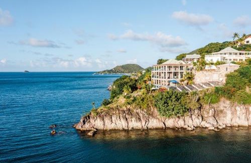 Cliffdwellers Villa | Beautiful 3 story 8,000 sq ft Oceanside Mansion