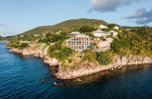 Cliffdwellers Villa | Beautiful 3 story 8,000 sq ft Oceanside Mansion