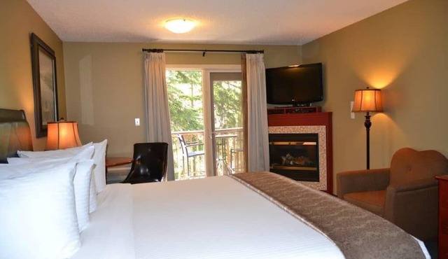 Village Creek Country Inn in Westerose