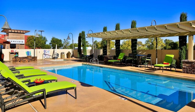2 Connecting Suites at a Hotel in Henderson