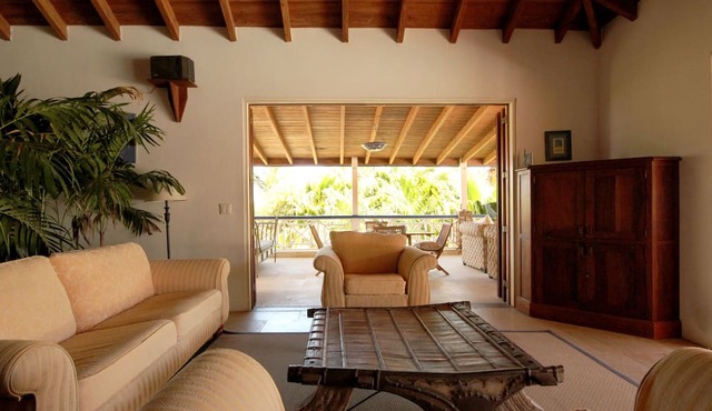 The Carib House 5 Bedrooms And Pool Close To Beach in Falmouth Harbour
