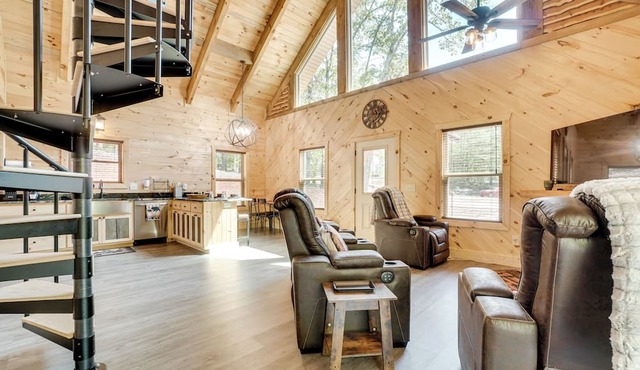Sip, Hike & Explore: Sleek Retreat in Cleveland! in Cleveland