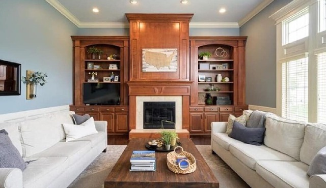 Corporate Executive Home King Beds Strong Wi-Fi in Urbandale