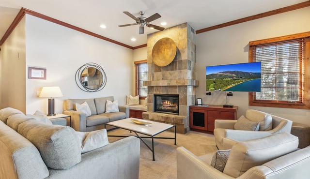 Lakefront Modern Luxury w/Hot Tub, Fireplace, PEAK SS1 in South Lake Tahoe