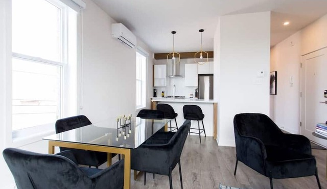 Stunning 1 Bedroom in Mile End by Denstays in Montreal