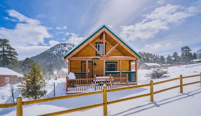 Elk Hotspot w/Views, Deck & Game Room in Estes Park