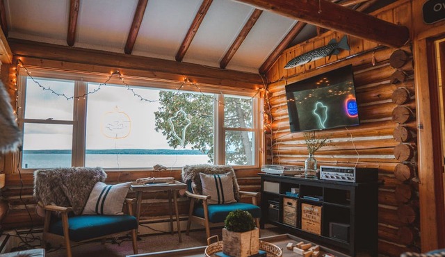 Burt Lake waterfront - huge dock, fire pit and incredible views in Indian River