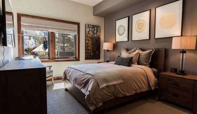 Modern Condo Near the Marina + Gondola | Fireplace in South Lake Tahoe