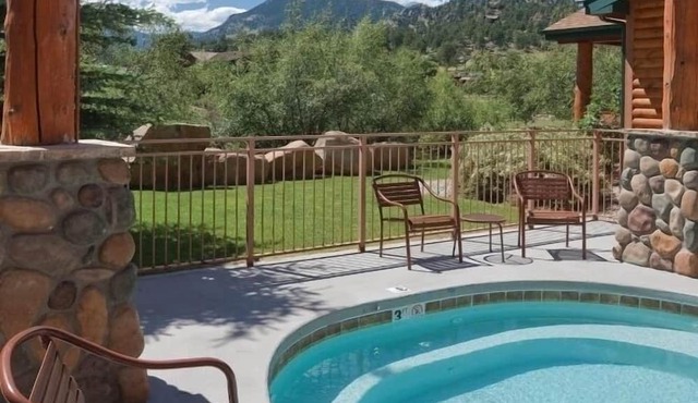 Estes Park | Estes Park Lodge Stay | Hot Tub & Fireplace | 2BR in Estes Park