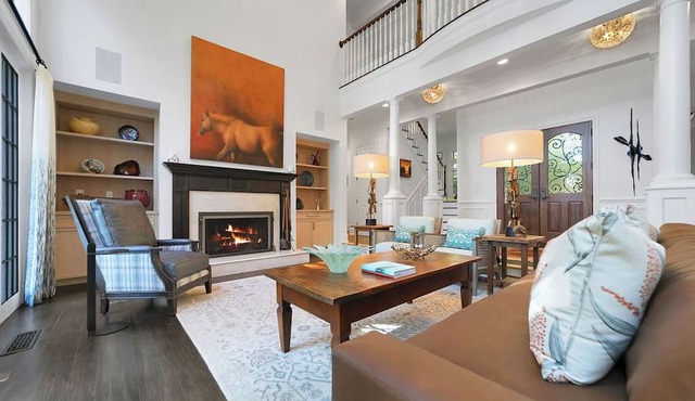 Luxurious Lakefront. Private Golf Club, 3k elevation,Tennis,Boating,Hike,Hot Tub in Lake Toxaway
