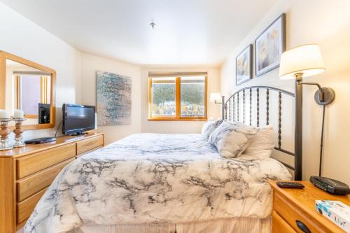 Lakeshore #1540 in Keystone